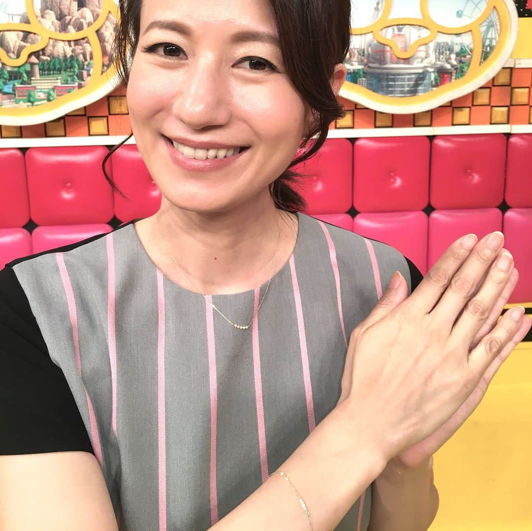 馬場典子さんのインスタグラム写真 - (馬場典子Instagram)「ワンピース  #hanahnsoon 華奢なパールのネックレスとブレスレット、ピアス  #ete パンプス  #evol (@evol_offcialO) #ネプリーグ」9月10日 18時05分 - baba_channel