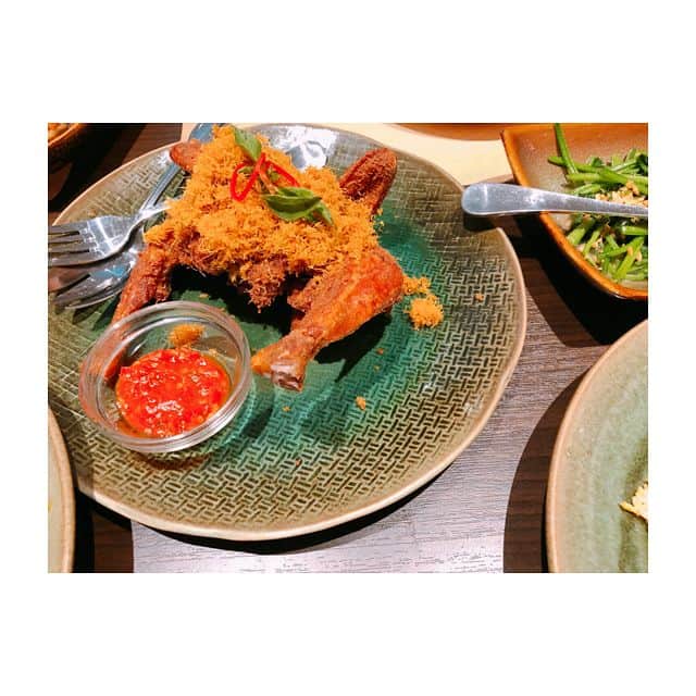 小栗有以さんのインスタグラム写真 - (小栗有以Instagram)「インドネシアで食べたご飯やスイーツの写真を…✨😆 #インドネシア #グルメ #ご飯 #スイーツ」9月10日 18時12分 - yuioguri_1226
