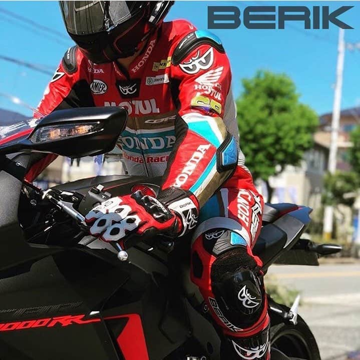 berikさんのインスタグラム写真 - (berikInstagram)「BERIK RACING STYLE #berik #racingsuit #circuit #ベリック #レーシングスーツ #サーキット #バイク #honda #motul #cbr」9月10日 18時20分 - berik__official