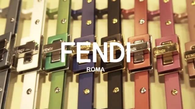 Young Juvenile Youthのインスタグラム：「FENDI PEEKABOO 世界で1つのバッグが出来ました☺️ オークションに出されたのちにチャリティー団体に寄付されます。うれしすぎふ。 GINZA SIX にて展示中なので是非観に行ってねー！ @fendi #peekaboo」
