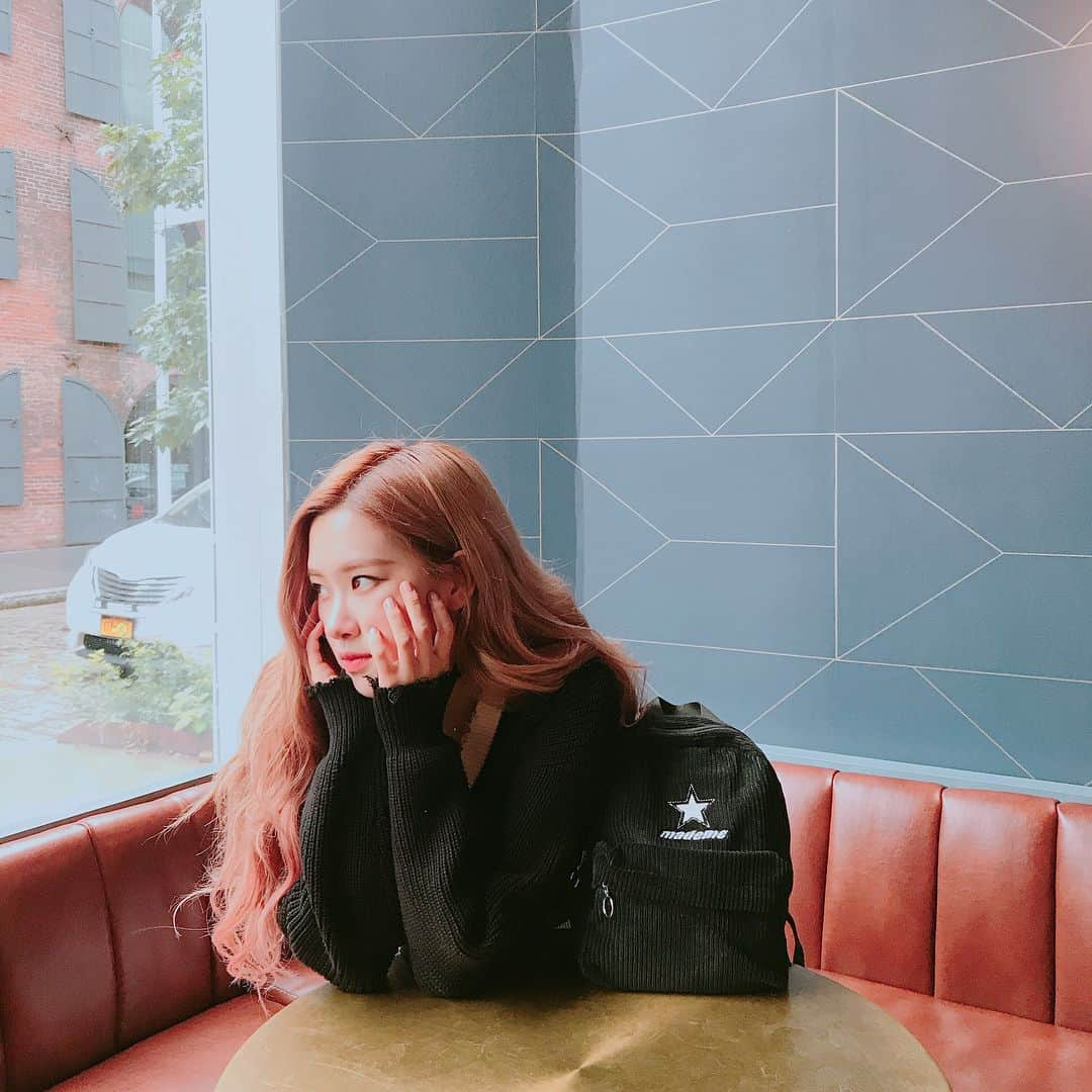 ロゼさんのインスタグラム写真 - (ロゼInstagram)9月11日 8時18分 - roses_are_rosie