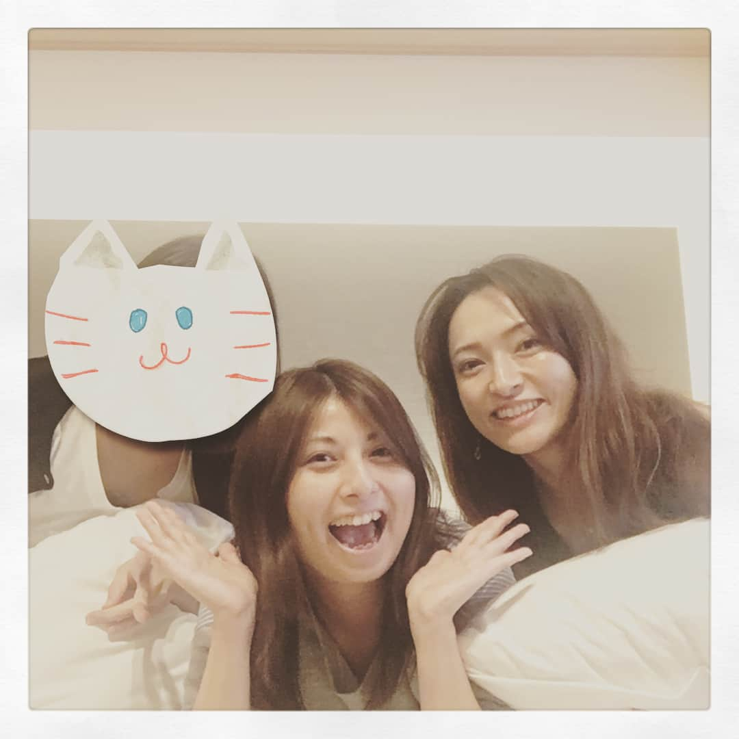 杜野まこさんのインスタグラム写真 - (杜野まこInstagram)「#枕投げは突然に #お泊まり #ガールズトーク #食材買い込み #焼肉  あっという間すぎたけど 楽しかったなぁ(⁎ ᵛ ᵕ ᵛ)  #國領浩子 ちゃん Yちゃんと🌟」9月11日 9時50分 - makomorino