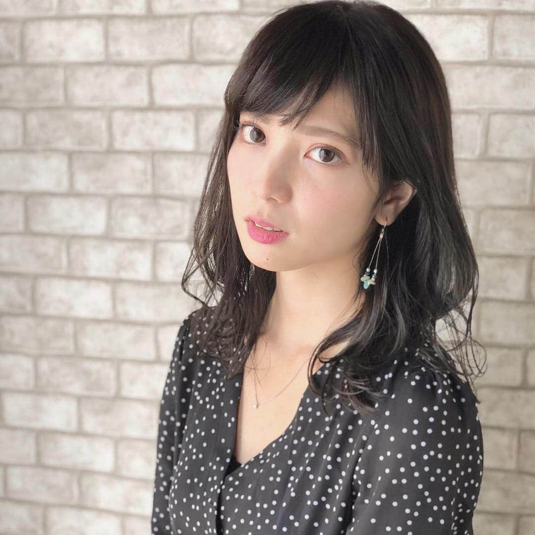 ”検索がいらない”サロン予約アプリrequpo(リクポ) さんのインスタグラム写真 - (”検索がいらない”サロン予約アプリrequpo(リクポ) Instagram)「. 📷 : @nao_miyahara 残暑が続いていますが、 秋に向けてカラーチェンジしてみる？🍁 ダークトーンでも透明感のあるカラーにすると重たい印象にならなくて素敵ですよね☺️✨ - - - - - - - - - - - - - - - - - - - 『#requpo 』『#リクポ 』の ハッシュタグをつけて写真をUPしてみてください✂︎ みなさまの素敵な写真がrequpo(リクポ)の 公式SNSに掲載されるかも…✨ - - - - - - - - - - - - - - - - - - - みなさまからのいいねや コメントもお待ちしています🙆‍♀️ 『この髪型かわいい💕』 『このカラーはなんて色🤔』 『こういう髪型流行ってますよ💇‍♀️』 などお気軽にコメントしてくださいね📝 - - - - - - - - - - - - - - - - - - - #requpohairstyle #ヘアスタイル #ヘアアレンジ #ヘアカタログ #サロンモデル #サロン #大人可愛い #こなれ感 #透明感 #トレンドヘア #ヘアカラー #イルミナカラー #アッシュ #表参道美容室 #渋谷美容室 #吉祥寺美容室 #l4l #お洒落さんと繋がりたい #ピンク #グレージュ #秋服 #セルフヘアアレンジ #玉ねぎヘア #透け感 #ブルー #アンニュイ」9月11日 14時12分 - requpo_official