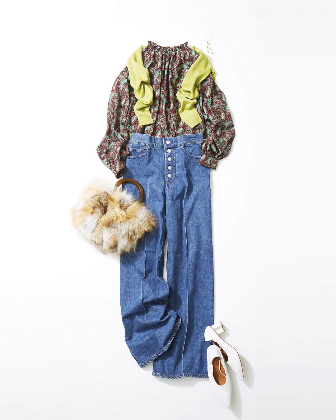 ルミネ公式のインスタグラム：「リラックスする日は癒し系バッグ＆快適シューズ #ブラウス ¥16,000+TAX #カーディガン ¥13,000+TAX #パンツ ¥15,000+TAX #バッグ ¥34,000+TAX #ピアス ¥11,000+TAX #シューティ ¥74,000+TAX ・ [ #LUMINEMAGAZINE ] #lumine #ルミネ #ルミネ新宿 #トゥモローランド #ootd #outfit #fashion #coordinate #コーディネート #ファッション #デイリーコーデ #コーデ #フォロー #川上さやか http://magazine.lumine.ne.jp/?p=78053 ※商品の価格や取り扱い状況は撮影時点のもので、変更になることがあります。」