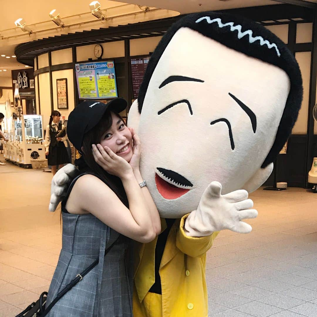 ?さんのインスタグラム写真 - (?Instagram)「chieco . . 憧れのなんばグランド花月😳👏 . 大好きな吉本新喜劇を 生で！初めて！ 観に行くことができました😢✨ . 感動だよー！😂❤️ 大好きだー！！！❤️ . 昔からお笑いって 大好きなんだよね☺️💓 . . 笑うのって健康にいいし 表情筋を使うから リフトアップにも いいんだよね〜！ . . たくさん笑おう🤣🧡🧡 . .  #そんなわけで  #大阪なう . .  #なんばぐらんど花月 #吉本新喜劇 #すちこさん #吉本新喜劇アキ #今回の座長は #酒井藍 #わたし人間ですねん #あいごろう #他の座長も見たかった #また来る #絶対くる #大阪 #大阪らばー #お笑い #吉本 #新喜劇 #フォローミー」9月11日 20時32分 - joyu_diary