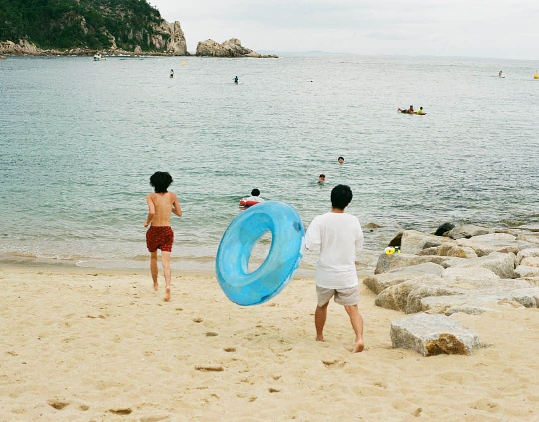 田島貴男さんのインスタグラム写真 - (田島貴男Instagram)「beachのnever young beach② #neveryoungbeach #sunsetlive2018  #フィルムカメラ #nikonf3 #carlzeissplanar50  #agfaphoto200」9月12日 2時11分 - tajimatakao