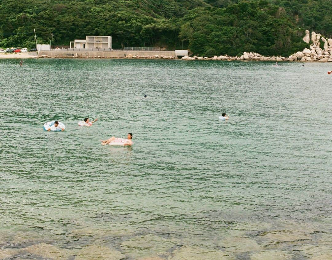 田島貴男さんのインスタグラム写真 - (田島貴男Instagram)「beachのnever young beach② #neveryoungbeach #sunsetlive2018  #フィルムカメラ #nikonf3 #carlzeissplanar50  #agfaphoto200」9月12日 2時11分 - tajimatakao