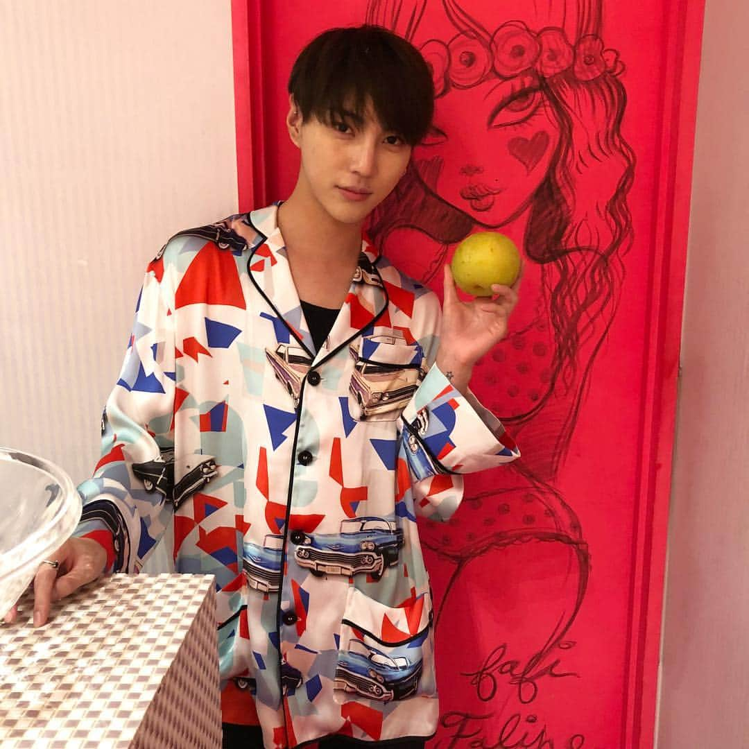 falinetokyoさんのインスタグラム写真 - (falinetokyoInstagram)「Devil wearing @garconsinfideles ❤️ 🍐from Reico🐇🎁 レイコバニーから梨が届きました🍽 食べに来て😍」9月11日 21時58分 - falinetokyo