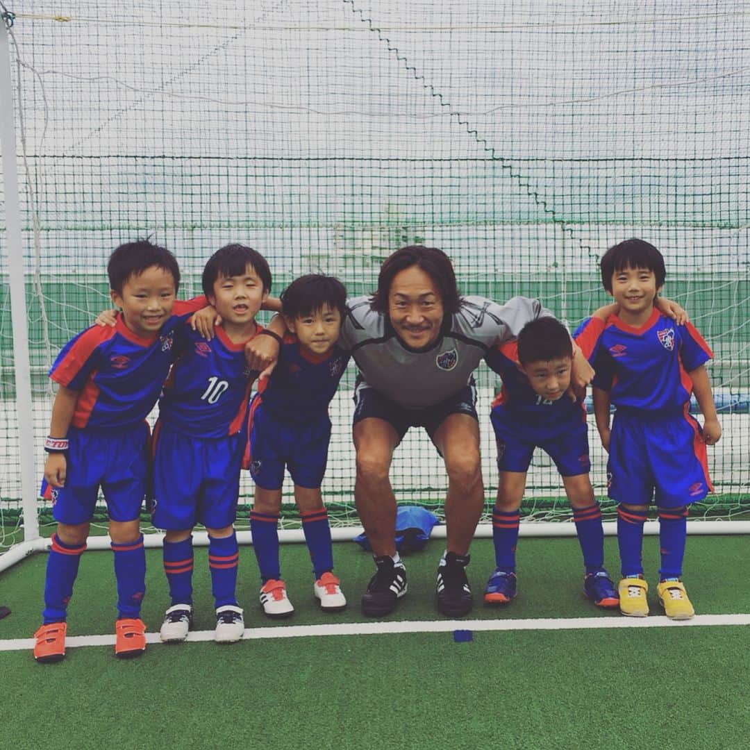 石川直宏さんのインスタグラム写真 石川直宏instagram 今日はゼビオの屋上で行なっている Fc東京調布飛田給スクールに参加 子どもたちは一生懸命に 楽しくボールを追いかけていました 5 6年生と写真撮り忘れた 泣 淳コーチ エノコーチ