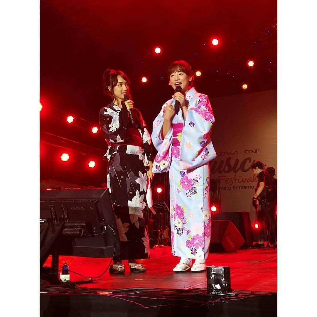 仲川遥香のインスタグラム：「Ayana&Haruka♥️ Foto .... fans📷  #indonesia #jakarta #japan #日本インドネシア  #日本インドネシア国交樹立60周年親善大使  #musicfestival #2018 #ジャカルタ生活  #JKT48 #ayana #harukanakagawa #仲川遥香」