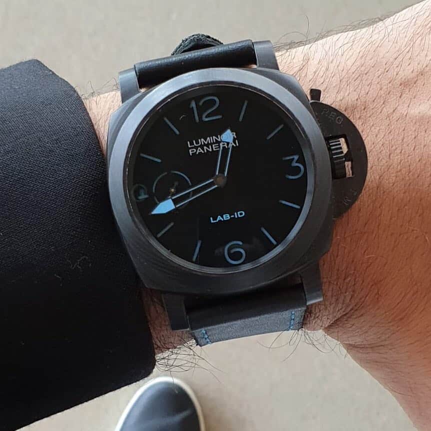 パネライのインスタグラム：「It’s a great day when you get to rock the #Panerai #PAM700 Lab-Id on your tour of the Manufacture in Neuchatel. Pic by @azcii #PaneraiCentral」