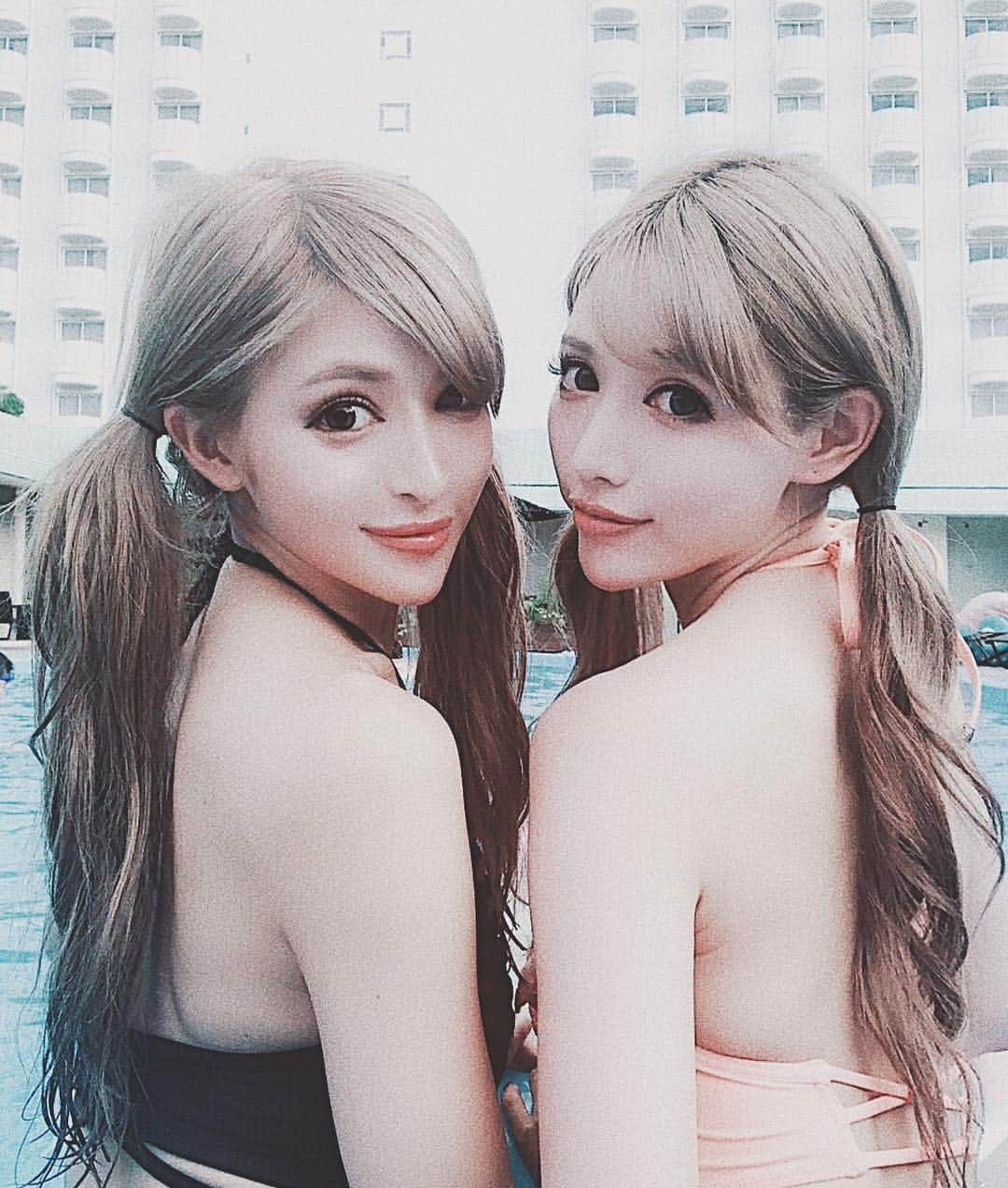 小原優花さんのインスタグラム写真 - (小原優花Instagram)「💞しずかちゃん💞《 @mutoshizuka0204 》とプール入る時にお揃いツインテール👩‍❤️‍👩💕 ・ ツインテールをしたおじさんだよっ👧🏽👧🏽💓ww 夏終わっちゃって寂しいけど、楽しい思い出できたから満足です🤗🌺💛💛💛 ・ ・ いつも優しくて、どんな時も楽しい気持ちにさせてくれるしずかちゃん👱🏼‍♀️🌼💓 ・ 大好きで大好きで♡♡来年の夏はもっといっぱい遊べますように🌈💕気が早い！🤣笑笑 ・ ・ #プール #思い出 #しずかちゃん #お揃い #ツインテール #楽しすぎた #ぷかぷか #話してるとき気がついたら浮き輪離れがち編 #tiktok #初めてしたよ #ストーリーにUPするね #やり方わからなくて頭ぶつけたよ🤣」9月12日 15時42分 - yunkoro519