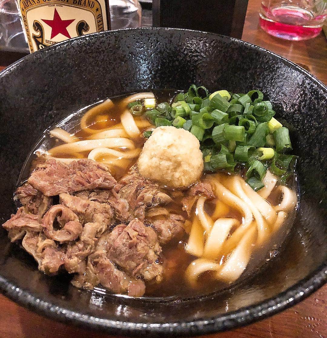 大西宏明のインスタグラム：「「肉しょうがうどん」700円也✨✨ 飲んだ〆に‼️ 飲みに出る前に‼️ もちろん 飲みながらも‼️ #酔えば酔うほどうまい饂飩 #肉しょうがうどん  #taiyo  #ミナミのビルゲイツ #barsuns  #滝本淳一  #新店舗  #本日オープン  #うどん  #スジ肉  #炊いたやつ  #生姜  #身体温める  #平打ち麺  #飲んだ〆  #飲む前  #飲みながら  #是非どうぞ  #心斎橋  #うどん屋  #朝まで  #最高  #これ見て来た #僕にロイヤリティ 💴 #入らないので  #あえて言うべし #美味しいよ  #smile #ほなっ！！」