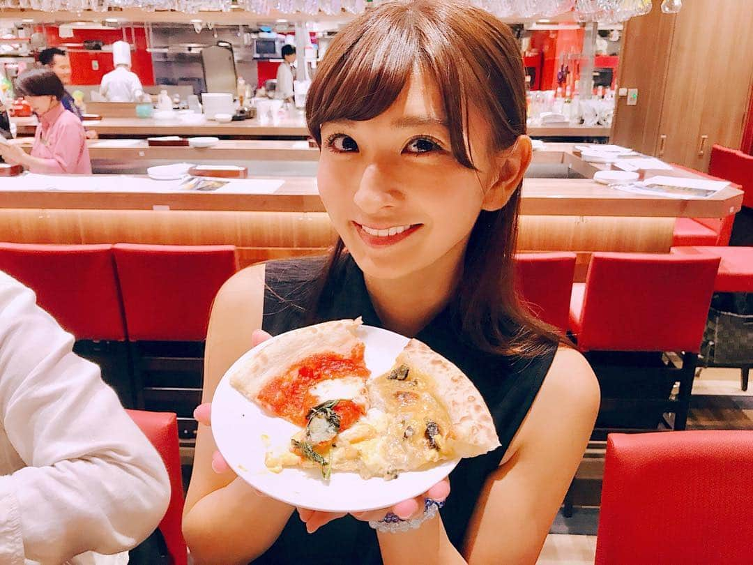 まあみさんのインスタグラム写真 - (まあみInstagram)「先日#キラリトギンザ にある#俺のイタリアンTOKYO さんへランチをしてきました～🇮🇹🍕✨ 通称#俺のセレブランチ 🤤🍷✨ (※こちらは３名様以上🙋‍♀️🙋‍♀️🙋‍♀️) 一品目から豪華なんですｯｯ😳💓 コース内容はこちら✍💕……………… * * 1⃣#殻つきウニのコンソメジュレ 2️⃣#24ヶ月熟成パルマ産生ハム 3️⃣#サーモンマリネのサラダ仕立て 4️⃣#海老とマッシュルームのアヒージョ 5️⃣#こだわりバケット 6️⃣#ビスマルクピザ#マルゲリータ ビスマルクピザはとろーり半熟卵🍳に#トリュフ をのせています🤤💕 (※通常はマルゲリータと#クアトロフォルマッジのハーフ＆ハーフ🍕、５名様以上で１枚ずつ😊🤲⭕️⭕️) 7️⃣#牛肉のタリアータ #🥩 8⃣#シェフの気まぐれパスタ 9️⃣#パティシエ特製ドルチェ これ程食べてもコスパが本当にいいですし、美味しいんです😭🙏💓俺のイタリアンTOKYOのみです💓💓ステーキも柔らかく、味もしっかりとついているので食べやすかったぁぁ🙆‍♀️🥩🇮🇹 #デザート に[俺]と書いてあり、写真映え🤣🙏💓ティラミスも甘みや香りがしっかりしていてお腹いっぱいのはずなのにペロッと食べれちゃいました😂👍 俺のセレブランチは、 ワンドリンク付き¥2,980-(税込) 飲み放題付けても¥3,800-(税込) さらに、飲み放題プランのお客様は14時半まで飲み放題なので、ランチ飲みも出来るのでとても贅沢な時間を過ごせます🤤🍷🥂💕 (※平日ランチタイムは12:00～15:00) * * 女子会にはもってこい👭💓もちろんデートにももってこい💑✨おひとり様でも気軽に来れますので是非とも次のランチは俺のイタリアンでいかがでしょうか～😍🙌🥩🤤 * #キラリトギンザハッピーシェア #キラリトギンザ #kiraritoginza #キラリトギンザアンバサダー #俺のシリーズ #俺のイタリアン #サーロインステーキ #インスタグラマー #PR」9月13日 16時37分 - maami_1125