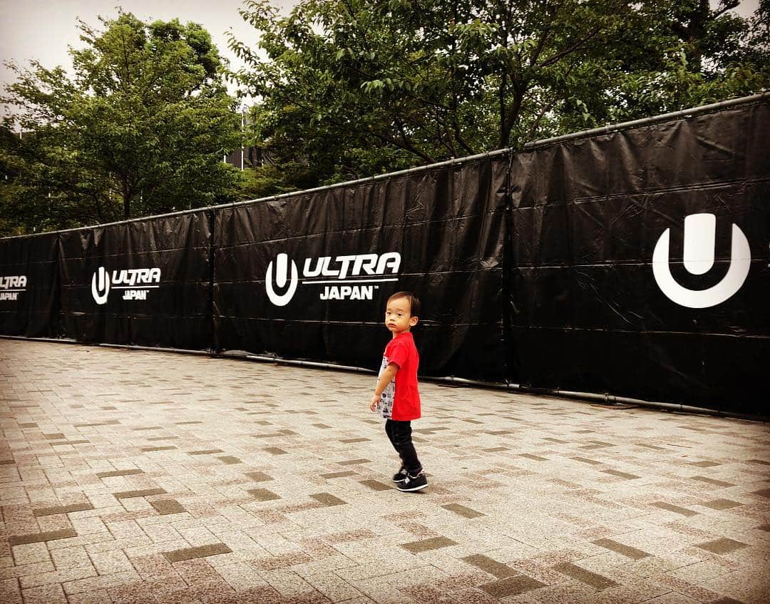 牧野紘二さんのインスタグラム写真 - (牧野紘二Instagram)「息子はパリピになるのかな。 #ULTRA #15日から #パリピ感 #準備中 #肯定も否定もしない」9月13日 20時27分 - makino_koji
