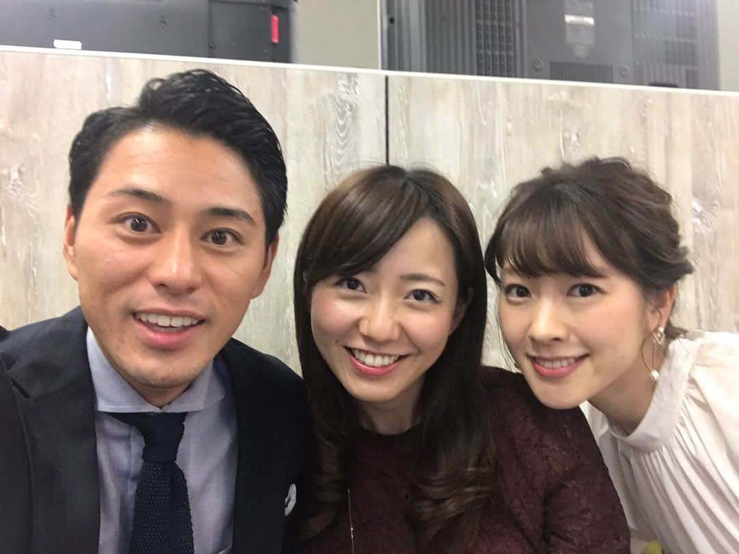 内田嶺衣奈さんのインスタグラム写真 - (内田嶺衣奈Instagram)「今日久々に会社で同期が揃いました🌷 勤務がバラバラなのでなかなか会えないのです💦  短い時間でしたが、 ぎゅっと凝縮して近況報告🗣  せっかく揃ったからと写真を撮るも、だんだん爆笑。  私にはないものを沢山持っていて、 沢山の刺激をくれる明るい同期です(*^^*) #同期 #木村拓也 #三上真奈」9月13日 21時47分 - reina.uchida