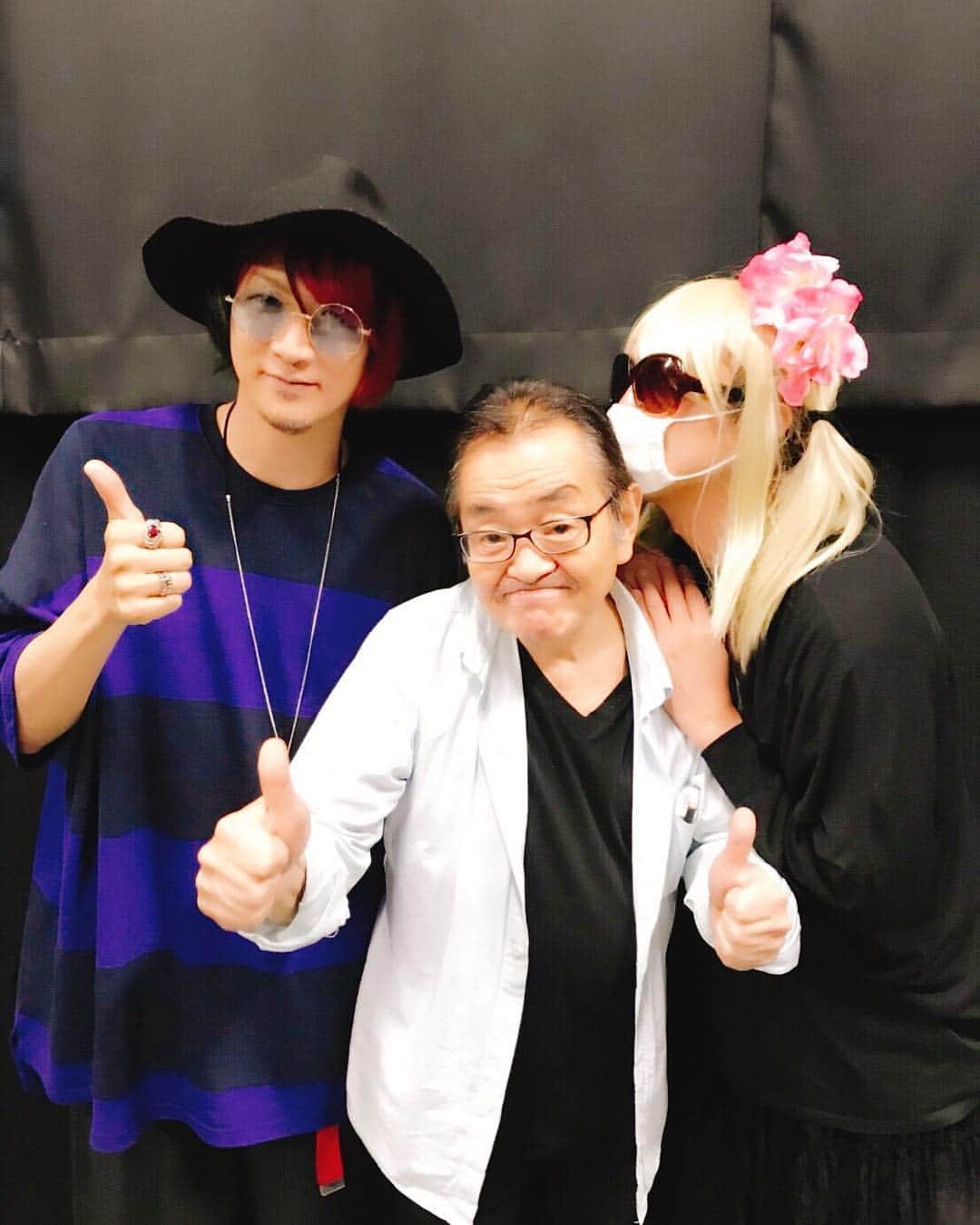 のインスタグラム：「甘い暴力のエリアで輸血子ちゃんと星子さんに会った😋この模様はGab.95号輸血子の連載ページ『輸血子の恋するバンギャちゃん❤️』にて！  #ikuo #bassist  #輸血子 #星子誠一  #gab #甘い暴力」