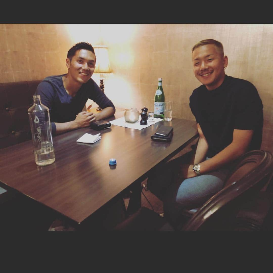 井手口陽介さんのインスタグラム写真 - (井手口陽介Instagram)「久保くんとニュルンベルクで ギリシャ料理を食べてきました🇬🇷 #ちなみに久保くんの家まで車で10分 #めっちゃ近いです笑」9月14日 3時42分 - 1227hny