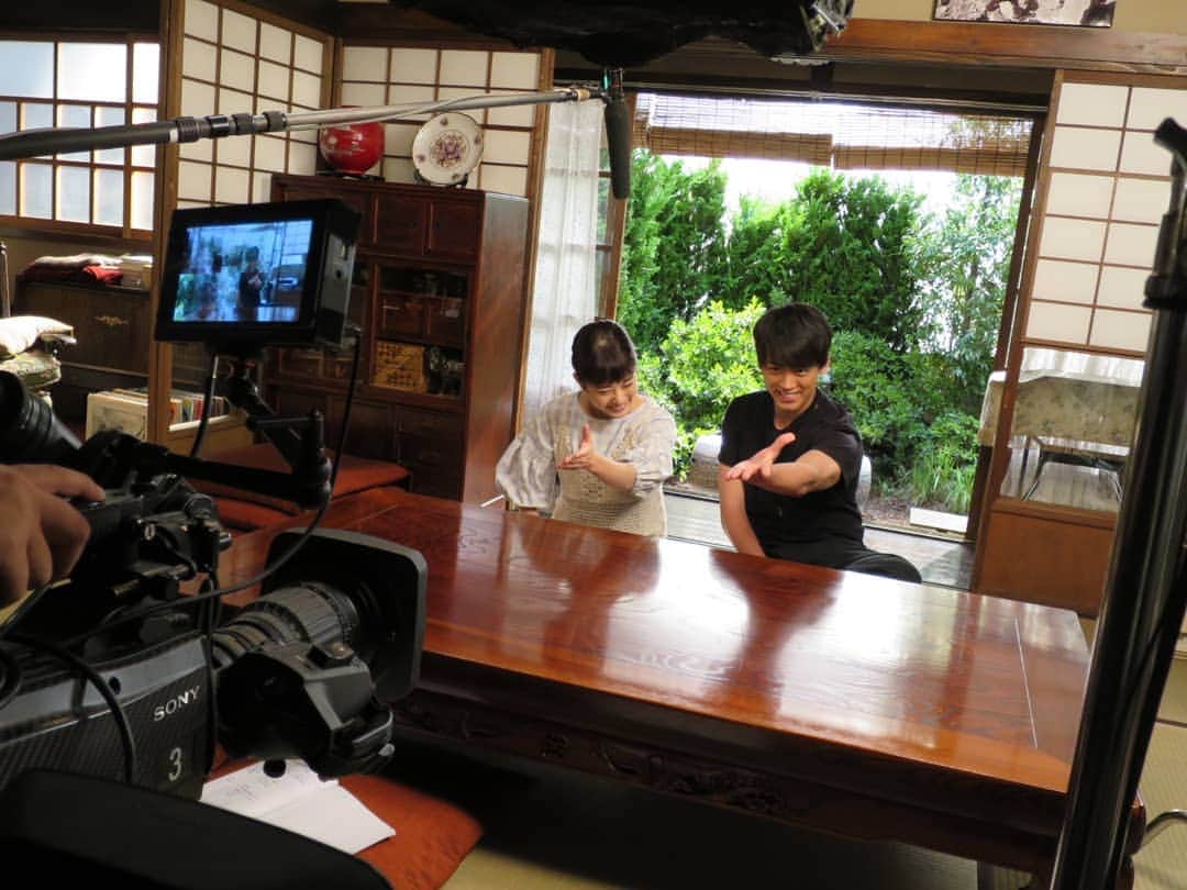 日本テレビ「過保護のカホコ」のインスタグラム：「#過保護のカホコ2018ラブアンドドリーム  放送まであと5日！  明日9月15日(土)10時30分～ #こんなの初めて名場面集 (一部地域を除く→一部地域の方ごめんなさい) この番組でしか見られないお二人がちょこちょこ登場します！ 最後までお見逃しなく!! #高畑充希 #黒木瞳 #竹内涼真 #時任三郎 #星野源 #FamilySong  #NGではありません #真面目です」