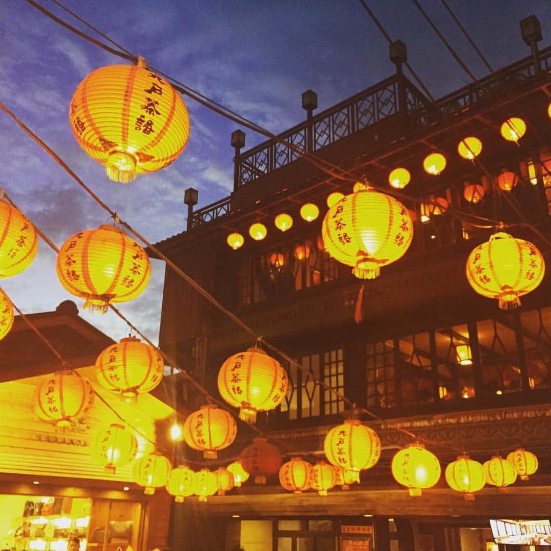 のインスタグラム：「#台湾 に行ってきた。 #台北 #九份 #九份老街 #十分 #十分天燈 #士林 #士林夜市 #夜市」