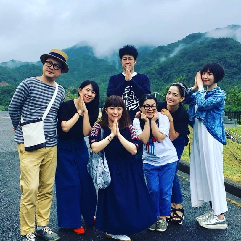 森田まりこさんのインスタグラム写真 - (森田まりこInstagram)「# # # みんなでお墓まいり。  井上竜夫師匠 中山美保姉さん 島木ジョージ師匠 # # # お久しぶりにお話できました。 # # 笑ってた！！ # # 思い出がクルクルーわーっ！て頭の中を駆け巡ったよ😢 # # #コヤソニ を見守ってくださいます。 # # ずっとお世話になります。 # #手を合わせて救われるのは私たち # # #吉本新喜劇ィズ #コヤブソニック  #インテックス大阪 #明日から3日間」9月14日 12時57分 - morita.mariko