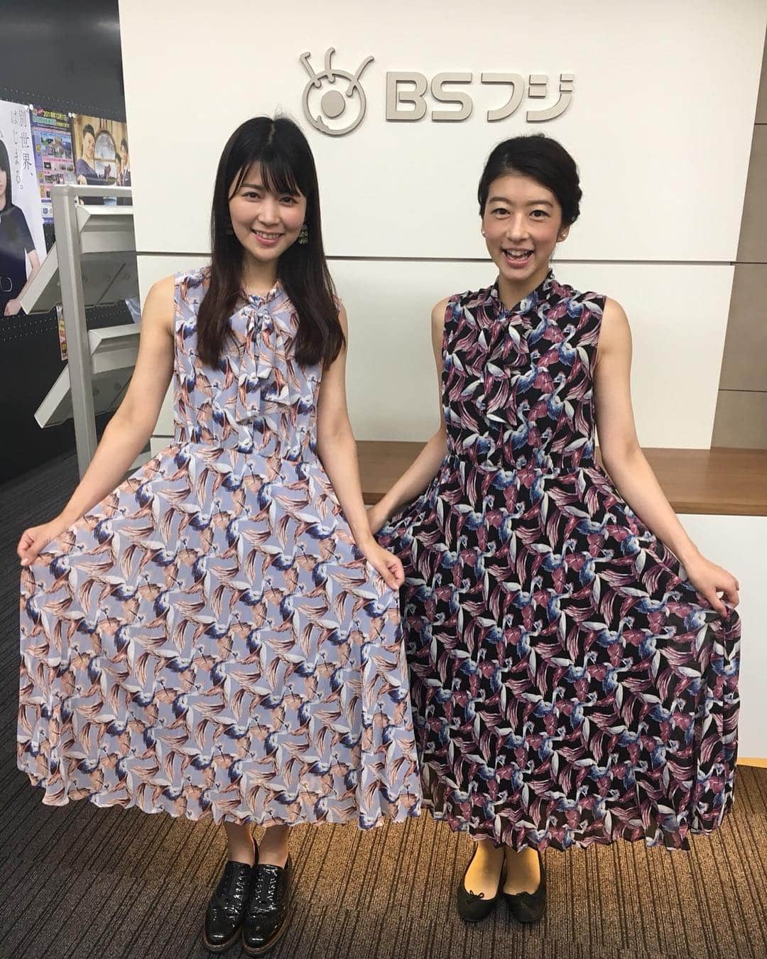フジテレビアナウンサーのインスタグラム：「生野&竹内です！ 私服が偶然同じ柄のワンピースで色違いでした！  #BSプライムニュースコンビ #フジテレビアナウンサー #生野陽子 #竹内友佳」