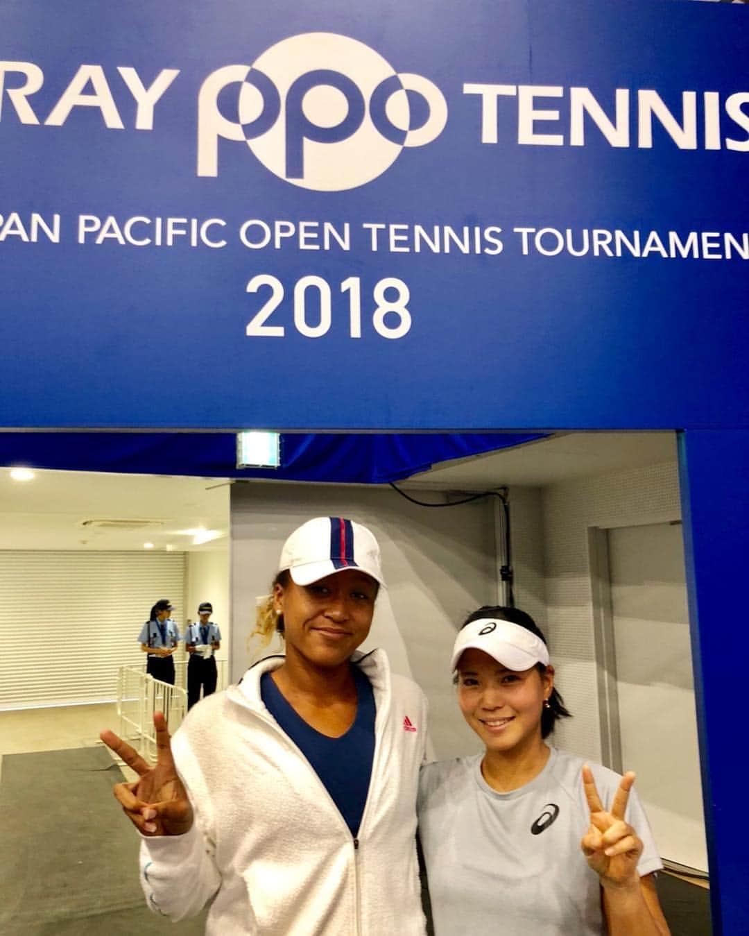 尾崎里紗さんのインスタグラム写真 - (尾崎里紗Instagram)「*﻿ *﻿ Naomi😄﻿ ﻿ ﻿ ﻿ #glico #powerproduction #head #teamhead #asicstennis #teamasics #imoveme #onitsukatiger #gram3 #グラムスリー #tbc_aesthetic #エステ #エステティックtbc #大坂なおみ #naomiosaka #尾崎里紗 #tennis #tennisplayer #テニス #東レパンパシフィックオープン #toray_ppo_tennis #citizen #tiffany #4どしー #teamlab #スイーツ」9月14日 21時18分 - risaozaki410