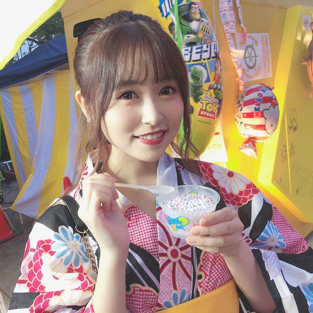 冨吉明日香のインスタグラム：「. 毎年食べてるディッピンドッツ🍨と 毎年買って帰るキャラクターカステラ🐻🐻 . 袋の柄は食い気味にポケモンを お願いします(割と絵に時代感じる) . #放生会 #お祭り #浴衣 #👘」