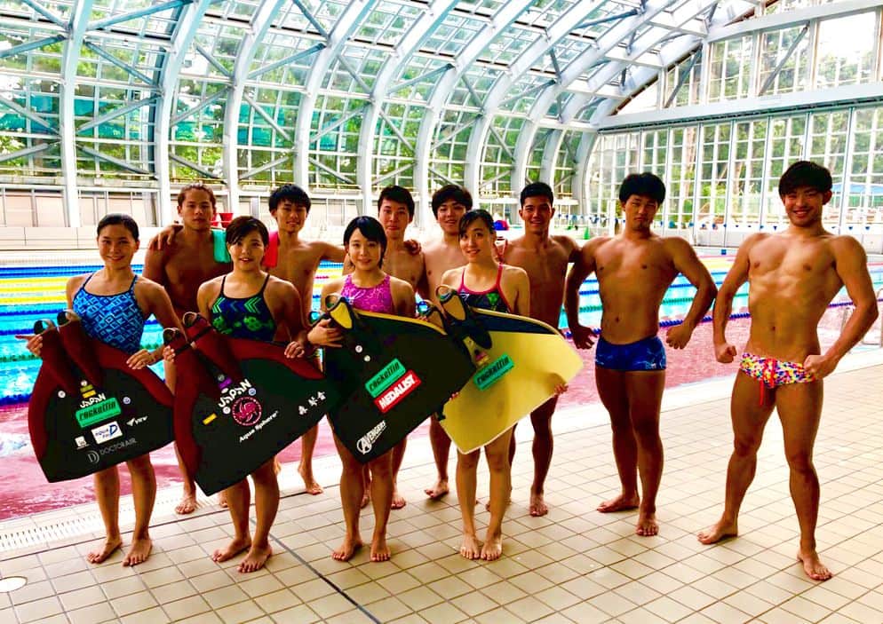 藤巻紗月のインスタグラム：「🐬💘🐬💘🐬💘🐬 今年も去年に引き続き敷島で合宿！泳いでウェイトしてバレーボールして…動ける体作りをしてきました。みんなで追い込むのは楽しい😊体はいい感じにボロボロですが、明日からはライフセービングの全日本予選！がんばります💪🏽❤️ #finswimming#lifesaving #champion__jp#cpfu#champion」