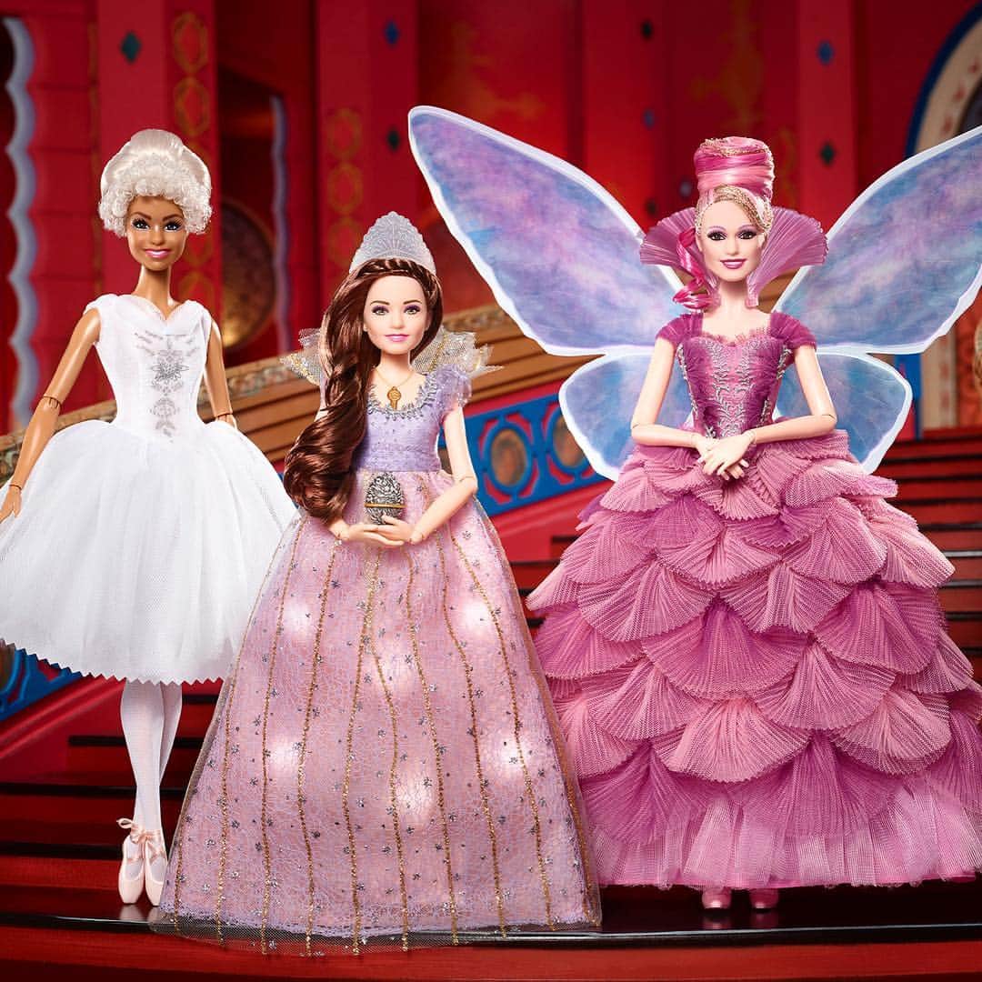 マッケンジー・フォイさんのインスタグラム写真 - (マッケンジー・フォイInstagram)「I’m super excited to see Clara as a doll! In her beautiful light up dress or in her soldier uniform! ❄️🌸🍬🐀 Uncover the mystery and journey into the Four Realms with The Ballerina of the Realms, Sugar Plum Fairy, and Clara.  Available tomorrow!!!!✨#DisneysNutcracker  @disneysnutcracker」9月15日 1時03分 - mackenziefoy