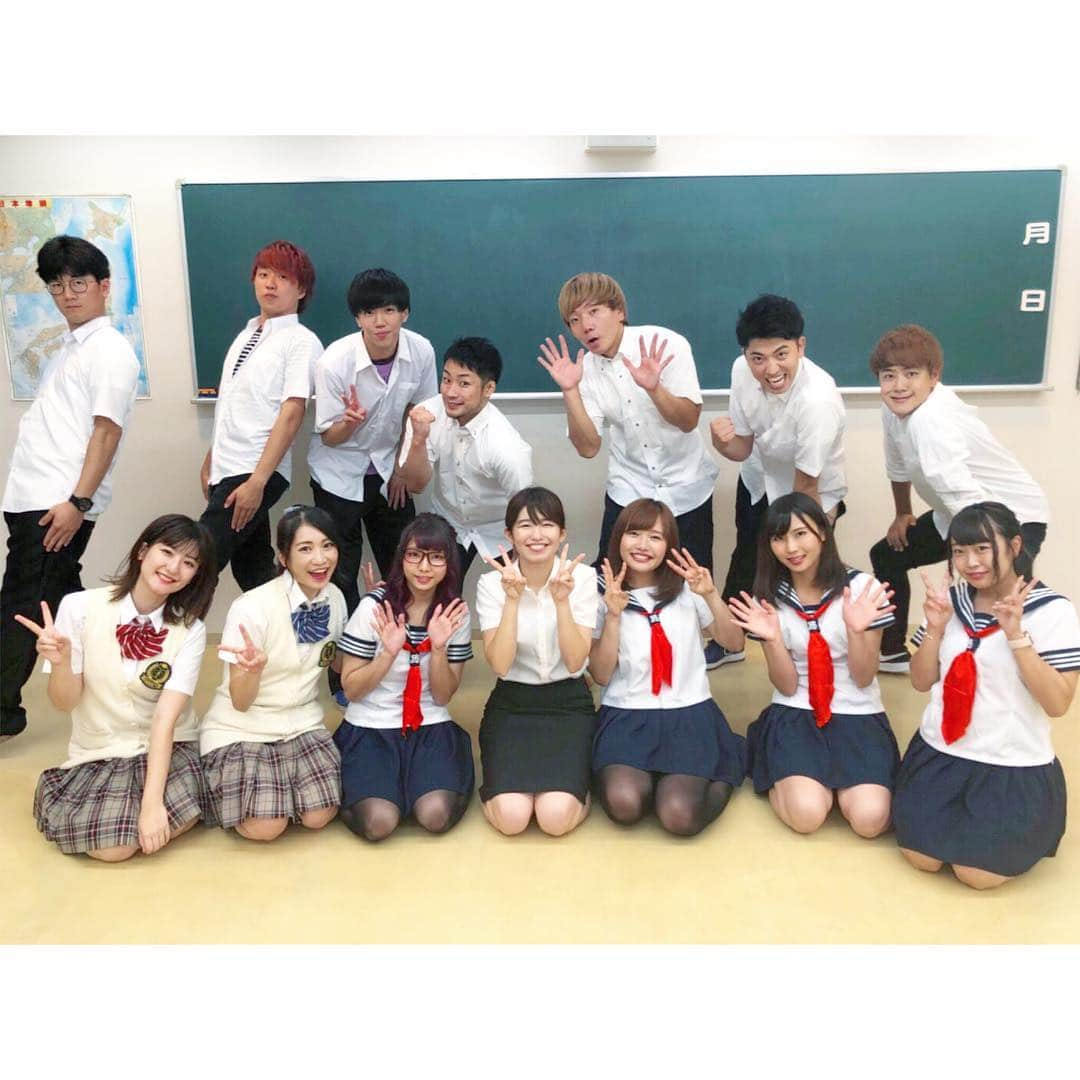 加藤一華さんのインスタグラム写真 - (加藤一華Instagram)「. ボンボン学園、９月も撮影めっちゃくちゃ楽しかったよ〜〜！！！ 動画になるのが楽しみすぎる👏😂✨ . ボンボン学園は、りっちゃん先生をはじめ頼もしいスタッフさんが準備や進行をしてくださって、動画は毎回最高に面白い編集で仕上げてくださるから、その安心感に生徒みんなは思いっきり暴れられてます。(いい意味で！)笑 . 個々のチャンネルの動画とはまた違った メンバーの一面が見れるのが これまた面白いんだよねぇ(ﾟωﾟ)👌 . 一日、お腹痛くなるくらい笑ったので、それが画面の前のみんなにも伝われ〜〜🙏早く見たくてうずうず😳 . 大人数で集まると、いつもは生まれない考えとか発想、笑いがたくさん生まれます🍥🍥 改めて同世代の方々や同じクリエイターの皆さんとお仕事させていただけるのすごく嬉しいなと！刺激をもらえる仲間たちに出会えて幸せです…！😂 . 最高にハッピーなファミリーやなぁ(๑╹ω╹๑ ) 公開は月末の予定！お楽しみに！！ . #ボンボン学園 #ボンボンTV #YouTuber #いちなる #プリッとChannel #日向結衣 #さとひろ #たまちゅーーーぶ #ルーズリーフ #えっちゃんねる」9月15日 2時26分 - ichika_kato