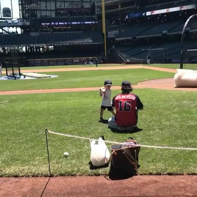 チャーリー・カルバーソンのインスタグラム：「Here’s to many more days getting to play baseball with you... We Love You, Ace! Happy 3rd Birthday! #Aceman #bubba #minime @sayculberson」