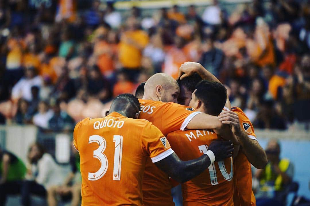 フィリップ・センデロスのインスタグラム：「Juntos se puede @houstondynamo 🙏🏻🍊 @mls」