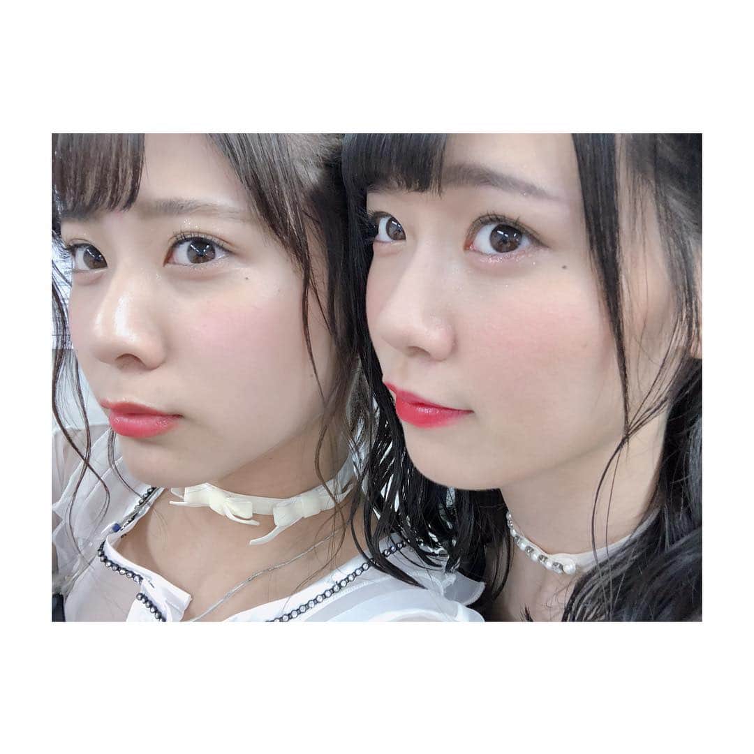 清水麻璃亜のインスタグラム：「* みんなでお揃いのなみだぼくろ 描いた エイトの日夜ＰＩＴ🌙 懐かしい〜夏の思い出〜〜 * ななみんに描いてあげたら大きすぎて消された笑」