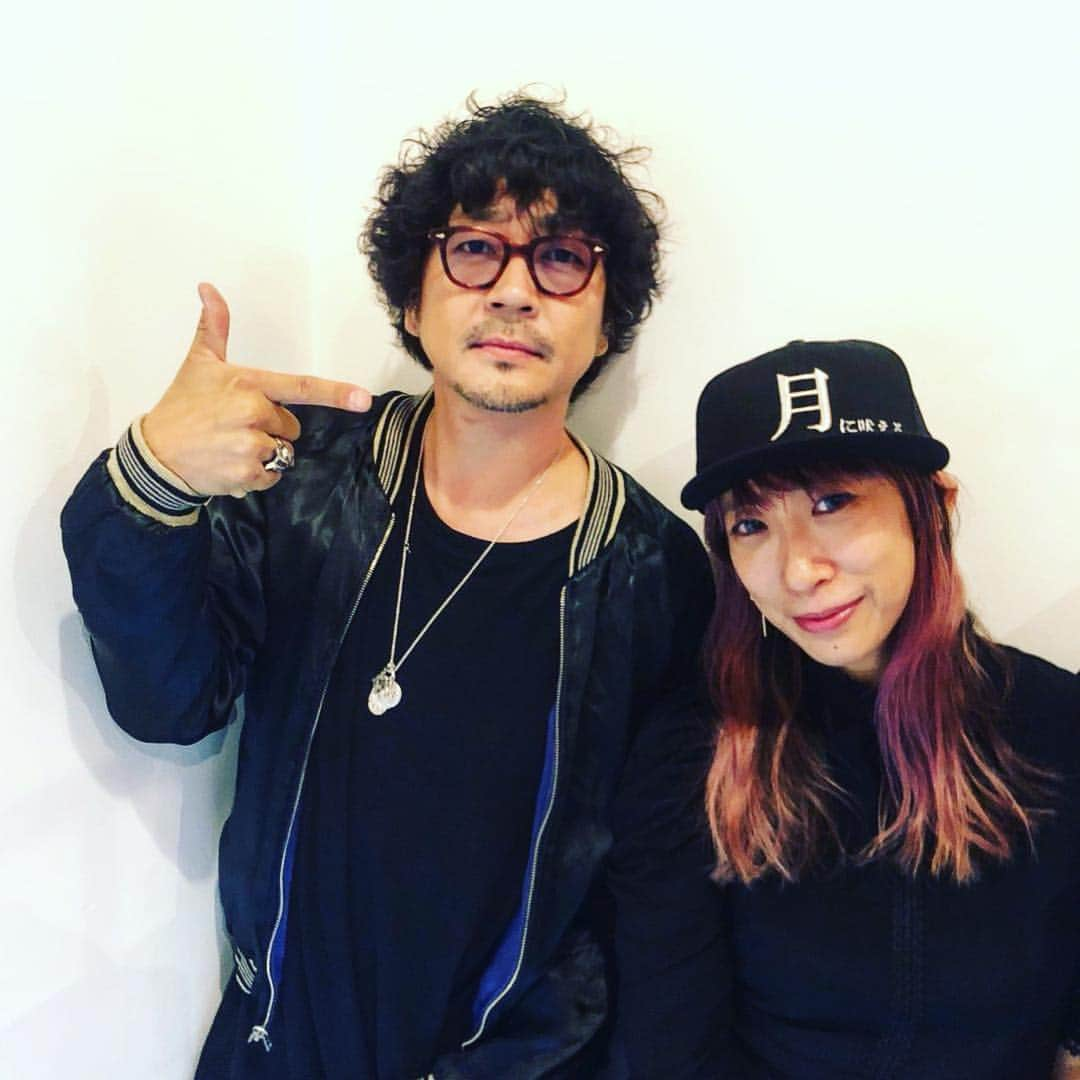 月に吠える。さんのインスタグラム写真 - (月に吠える。Instagram)「ニナガワのちゃん実花 と 久しぶりに会ったのだった。 #蜷川実花#青山正隆#大森南朋#salaba#月に吠える#mikaninagawa#moviedirector #新宿BRAZE#11月18日」9月15日 14時11分 - tsukinihoeru.6960.naoomori