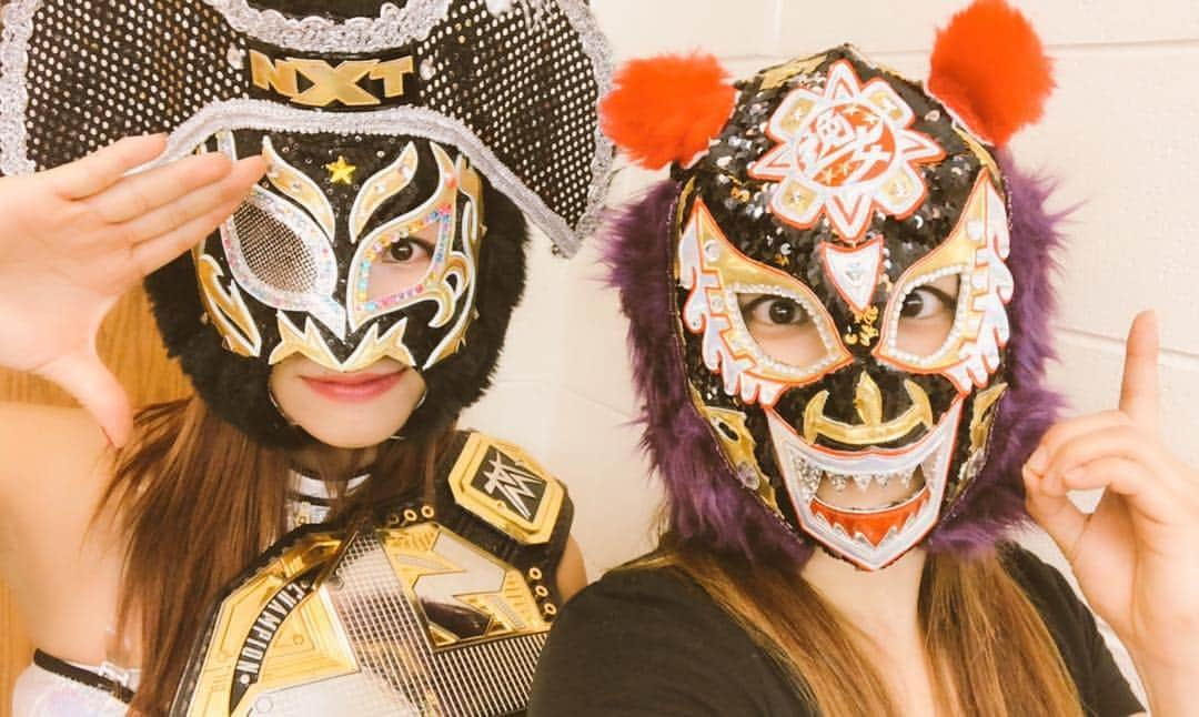 紫雷イオさんのインスタグラム写真 - (紫雷イオInstagram)「#NXTTampa thank you guys!!! @kairisane_wwe @shirai_io  We love mask💕  See you guys tomorrow at #NXTVenice  9/15  #WeAreNXT #WWENXT」9月15日 14時36分 - iyo_sky