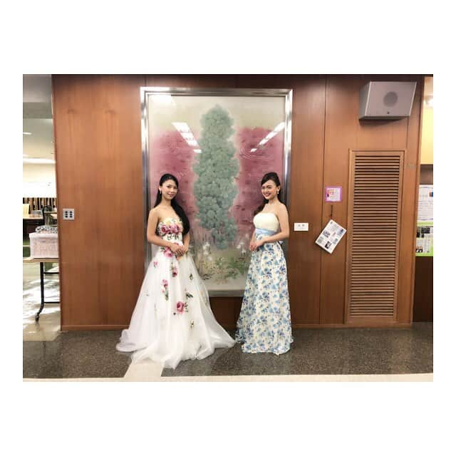 苅谷なつみ*安藤千紗都さんのインスタグラム写真 - (苅谷なつみ*安藤千紗都Instagram)「本日は図書館にてコンサートでした♡ 人生初の朗読も含まれていた本日のプログラム、 緊張しましたが、温かいお客様方のおかげで 楽しいコンサートが成り立ちしました♡ . お足元の悪い中、本日も誠にありがとうございました！！ #DuoAile#violin#piano#dress#concert#classic」9月15日 19時52分 - duo_aile