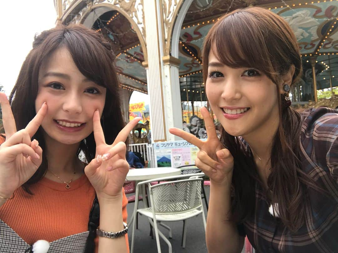 鷲見玲奈さんのインスタグラム写真 - (鷲見玲奈Instagram)「. 昨日はTBSの宇垣ちゃんと富士急ハイランドでパパパパラビのロケでした☺️ たーくさん乗り物に乗って絶叫してきましたよ😂 #7をテレビ東京で24日に放送！ #8をTBSで26日に放送します✨ ぜひご覧下さい😊 . パラビ関連でもう一つ撮影してきたので、それもまたお知らせしますね🌸 . . #paravi #パラビ #パパパパラビ #ロケ #富士急ハイランド #TBSアナウンサー #宇垣美里 アナ #すみがき」9月16日 1時15分 - sumi__reina