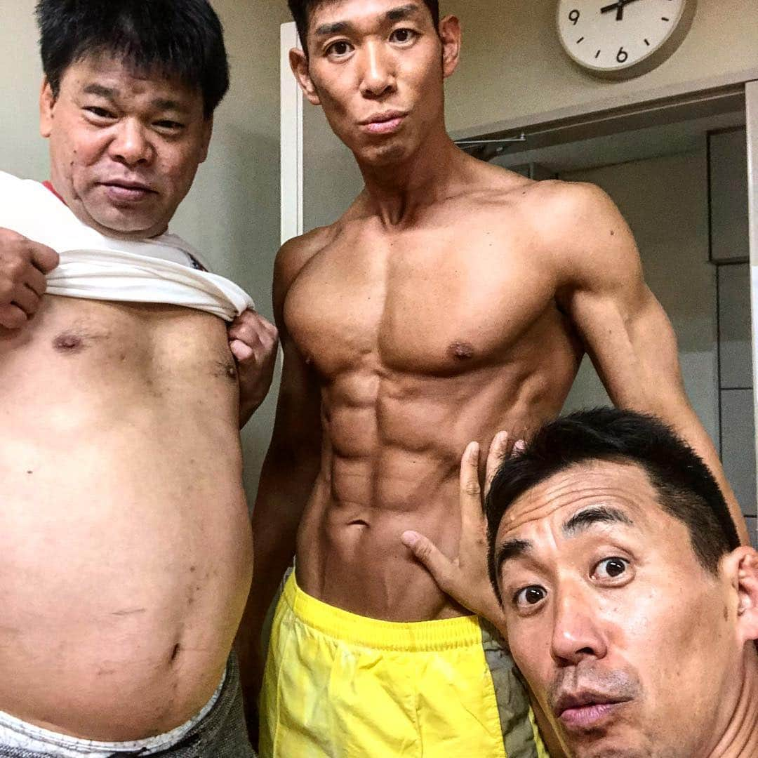 石田靖さんのインスタグラム写真 - (石田靖Instagram)「四日市文化会館楽屋〜 筋肉番付〜東の横綱&西の横綱🙏 #四日市文化会館 #新喜劇 #楽屋 #面白楽屋 #筋肉番付 #マッスル #トレーニング #workout  #instagram  #instagood  #一期一笑  #石田靖」9月16日 12時26分 - yasulog