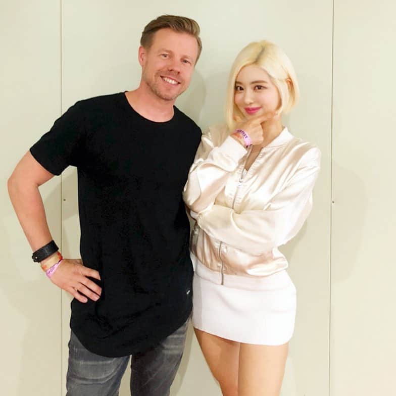 Dj Sodaさんのインスタグラム写真 - (Dj SodaInstagram)「Met #FerryCorsten before his set 😘 Looking forward to collaborating in the near future ✨💓✨」9月16日 18時14分 - deejaysoda