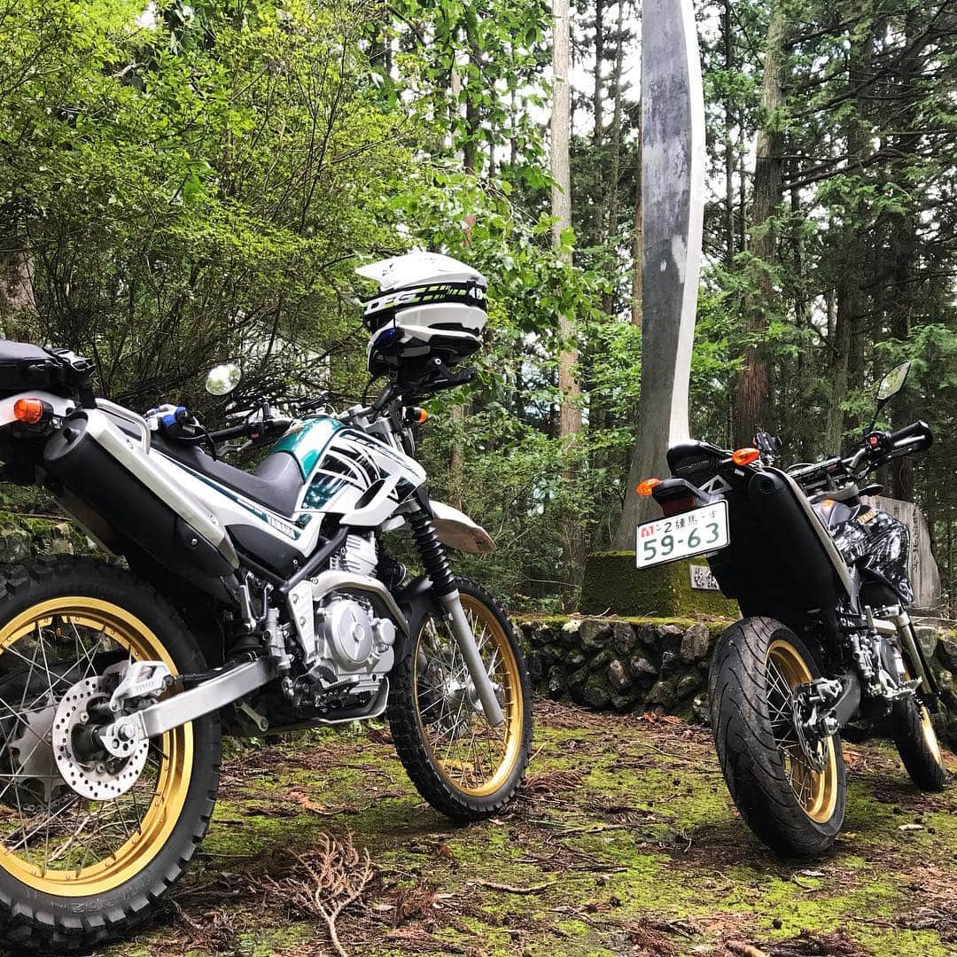 伊阪達也さんのインスタグラム写真 - (伊阪達也Instagram)「#wr250x #serow250 #奥多摩周遊道路月夜見第一駐車場 #林道 #麦山林道 #白岩林道  林道で出会って、初めてお会いしたのに一日中一緒に走って下さってありがとうございました😊色々教えてもらって楽しかったですー。 R2さんありがとうございました！！♪♪」9月16日 18時42分 - tatsuyawr250x