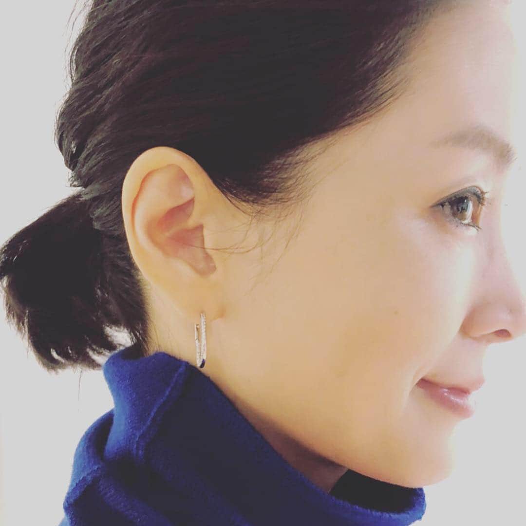 のインスタグラム：「本日のプレジデントウーマンの取材にて。  #衣装 #joseph  #artemis_gioielli #内田恭子 #kyokouchida」