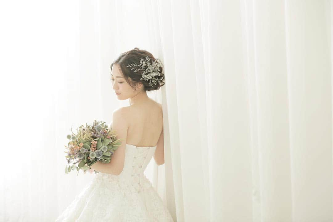 スターゲイトホテル　ウェディングのインスタグラム：「ㅤㅤㅤ ㅤㅤㅤ * 光の教会 . . #stargatehotel  #wedding  #hotelwedding  #star_hanayome #osaka #bridalphoto  #studiotvb  #seaskyweddings  #りんくう結婚式場 #大阪結婚式 #ゲート花嫁 #結婚写真 #翼 #関西空港 #景色  #披露宴 #結婚式 #挙式 #関西花嫁 #大阪花嫁 #スターゲイトホテル  #ウェディング #式場探し #結婚式レポ #ブライダル #花嫁 #プレ花嫁 #卒花嫁 #披露宴」