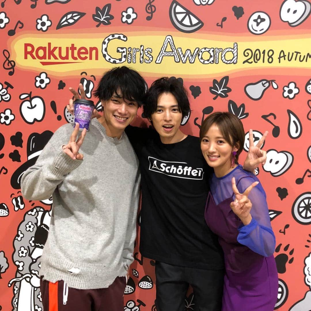 鈴木伸之さんのインスタグラム写真 - (鈴木伸之Instagram)「GirlsAward 歩かせてもらいました✨ NHKドラマ10で共演させてもらった夏菜さん、桐山漣さんとも会えました📸‼︎ #Girls_Award #幕張メッセ」9月16日 22時39分 - nobuyuki_suzuki_official