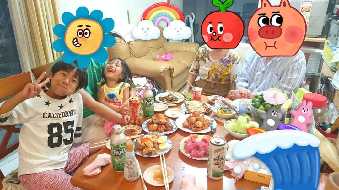 みきママさんのインスタグラム写真 - (みきママInstagram)「おじいちゃんとおばあちゃんちに遊びに行きました～！！ #86歳 #元気 いっぱい #好きな食べ物 は #マグロ と #穴子 だって。 #敬老の日  #みきママ」9月16日 22時59分 - mikimama_official