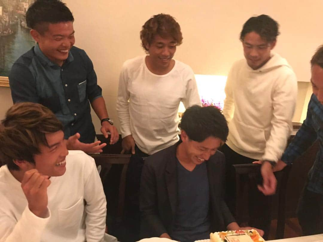 薗田淳さんのインスタグラム写真 - (薗田淳Instagram)「・ HAPPY BIRTHDAY ・ いつもお世話になっている方がイツキの28歳誕生日会を開いてくれたのでみんなでお祝いしました。 おめでとう㊗️🎉 早く素敵なパートナーをみつけようね💍 ・ #italianfood  #bbakita #instagram  #instacake」10月16日 11時12分 - jun_sonoda_33