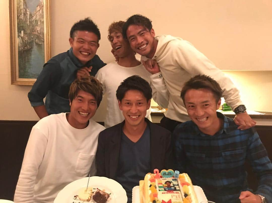 薗田淳さんのインスタグラム写真 - (薗田淳Instagram)「・ HAPPY BIRTHDAY ・ いつもお世話になっている方がイツキの28歳誕生日会を開いてくれたのでみんなでお祝いしました。 おめでとう㊗️🎉 早く素敵なパートナーをみつけようね💍 ・ #italianfood  #bbakita #instagram  #instacake」10月16日 11時12分 - jun_sonoda_33