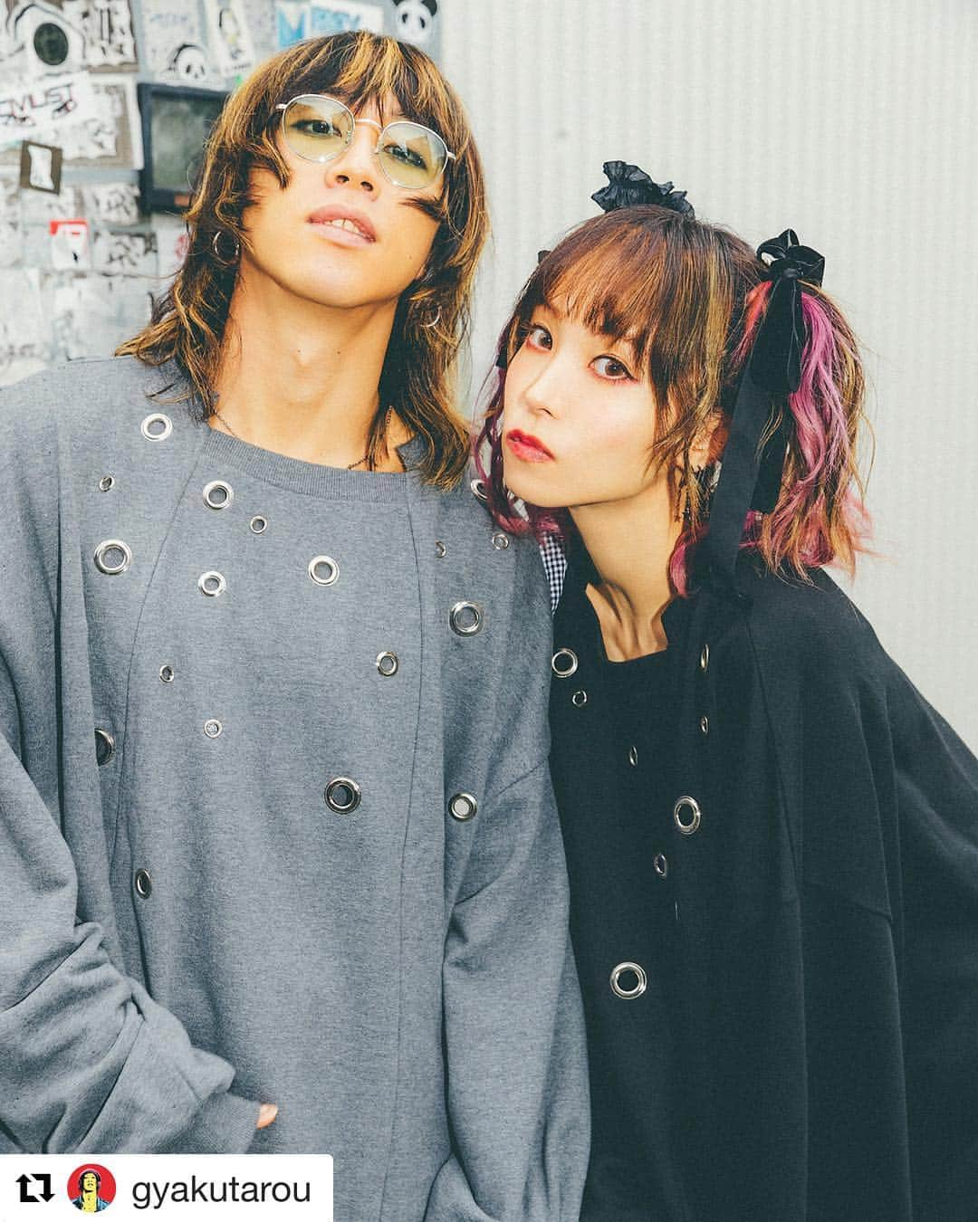 LiSAさんのインスタグラム写真 - (LiSAInstagram)「大好きなCandy Stripper様とのコラボ、お洋服が好きな男の子にも楽しんで欲しくて、メンズモデルをぶーやんにお願いしましたっ。絶対似合うと思って！ロックでお洒落に着こなしてくれてさすがすぎる。いつもまっすぐてとても誠実な、同い年のロッカー☻ photo by @taikipizza  #SUPERBEAVER 10月17日から予約受付開始！\( ¨̮ )/ #Repost @gyakutarou with @get_repost ・・・ LiSA×Candy Stripper。 モデルに選んで頂きました、嬉しい。 LiSAちゃん、いい歌手、いい奴、いい女です。」10月12日 17時40分 - xlisa_olivex