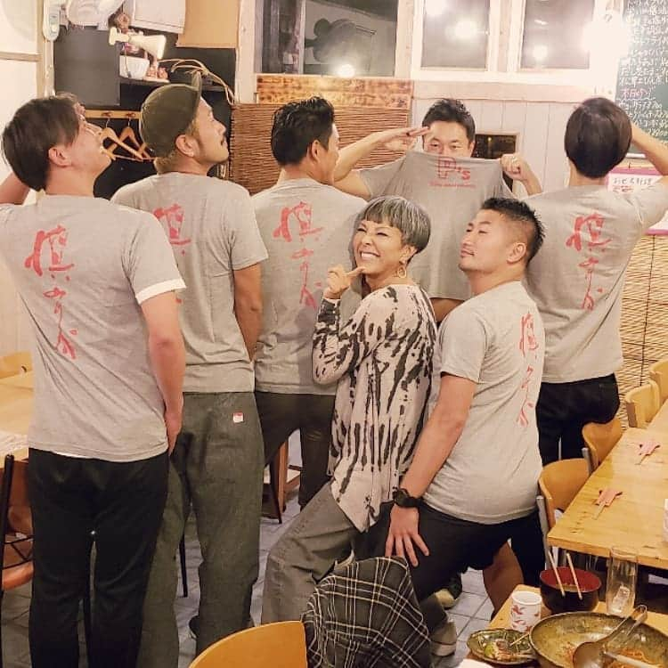 ピーターさんのインスタグラム写真 - (ピーターInstagram)「博多池men's‼️ 芸能生活50周年のお祝い宴会(笑) ｢まるごと海｣美味しかったです😆🎵🎵 #ピーター　#池畑慎之介#まるごと海　#50周年#博多池men's　#大宴会#川上政行　#シャイガール」10月12日 18時27分 - oziba1952