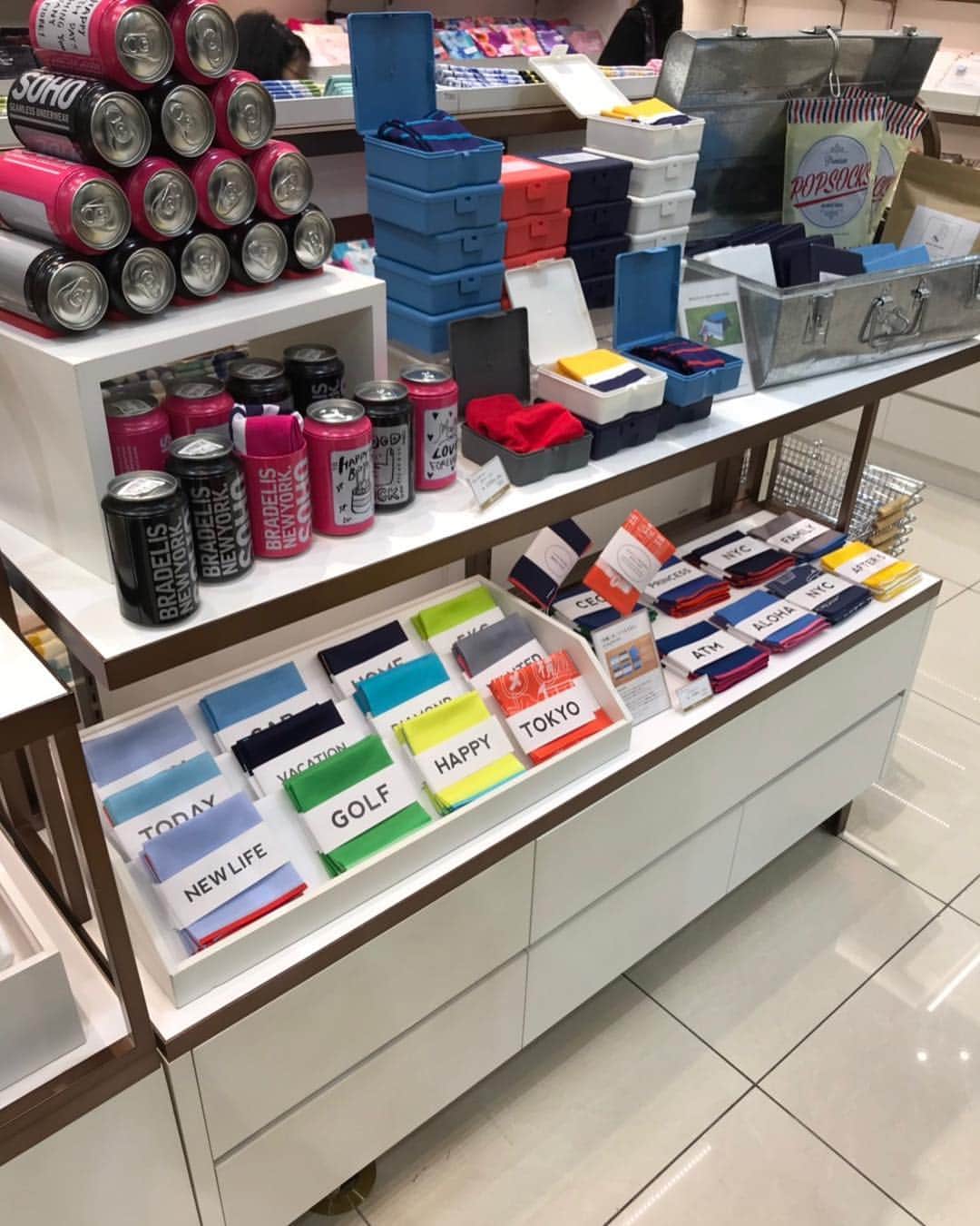 のインスタグラム：「出会ってから数年リピートしてるボクサーパンツ @2330soho の 名古屋でポップアップへ。 新柄もあったのでＧＥＴしてきました😁  #ジェイアール名古屋タカシマヤ #BRADELISNEWYORKSOHO #ブラデリスニューヨークソーホー  #ボクサーパンツ #2330soho」
